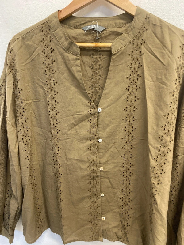 Lovely nutmeg khaki embroidered blouse UK 14 GJ001