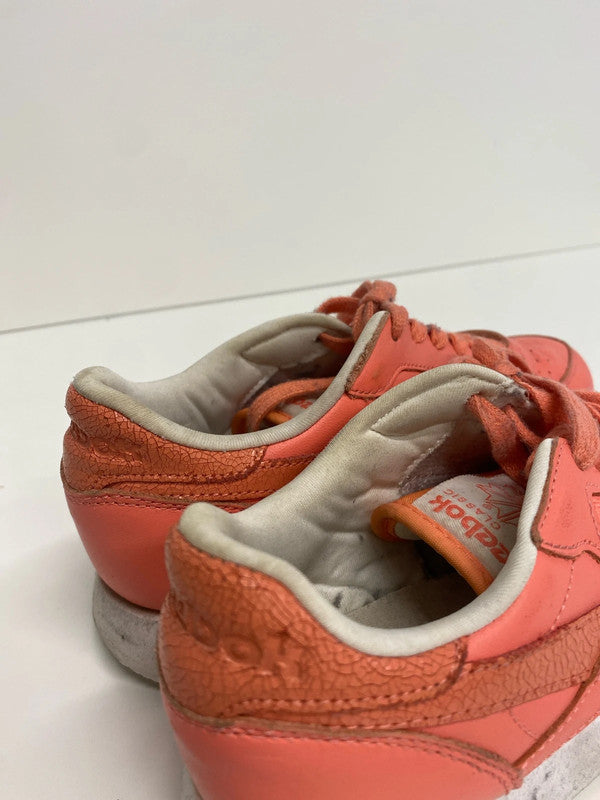 Fabulous Classic Reeboks coral leather trainers Uk4 GK002