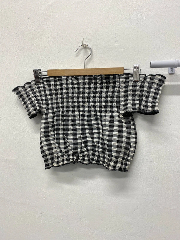 Super cute gingham black & which cropped gypsy topUk10 JB001