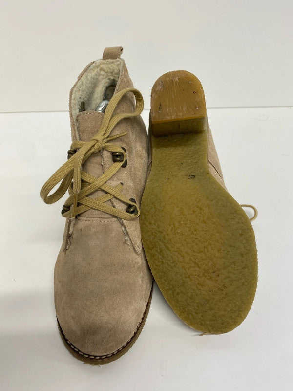 Cute Red or Dead Sherpa beige heel 5.5 JR001