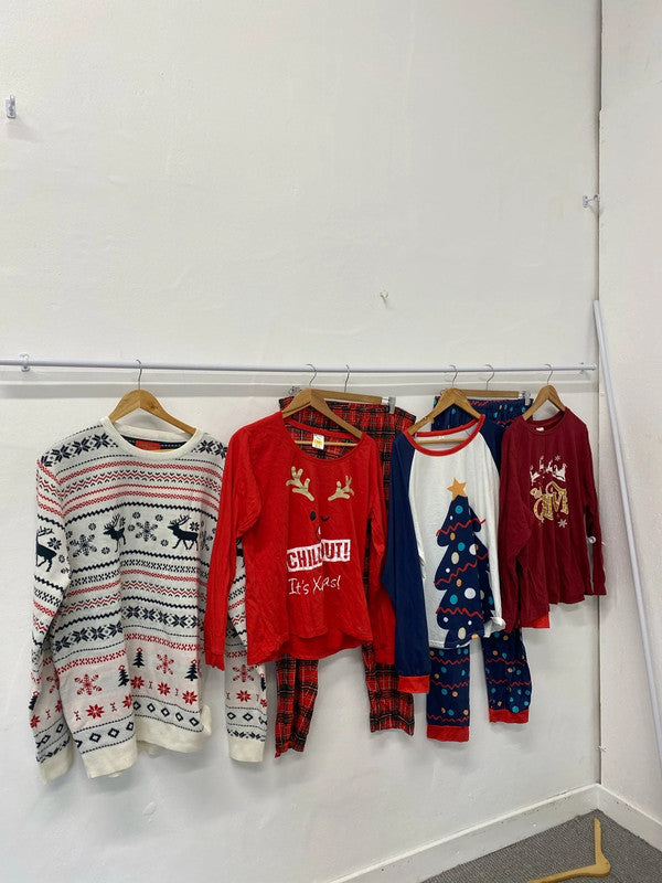 Fabulous Christmas Bundle of Pyjamas & jumper Uk20-22 #7 RG021