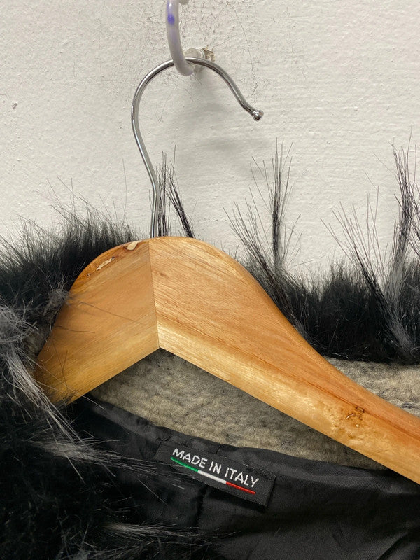 Classic knit poncho by Made In Italy one size faux fur trim occasion GK002