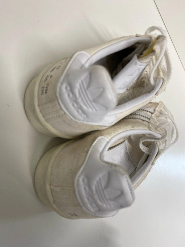 Fabulous Adidas Campers 80’s cream white trainers Uk4 KD001