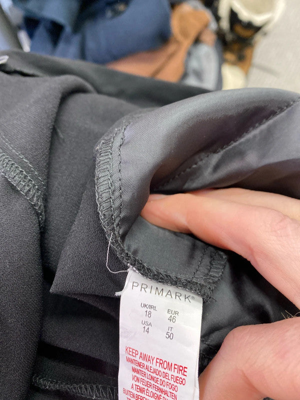 Fabulous black wide leg cropped oriental vibe trousers Uk18 Primark IM001