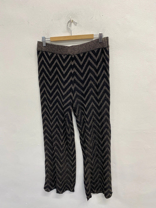 Stunning only black gold metallic thread zig zag wide leg UK XL LB001