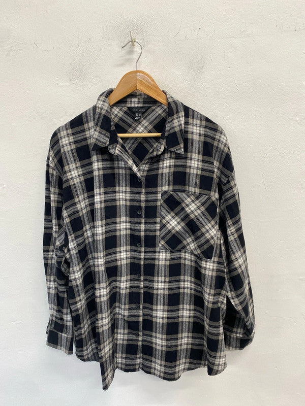 Lovely new look grey black checked shirt UK 18 LG004