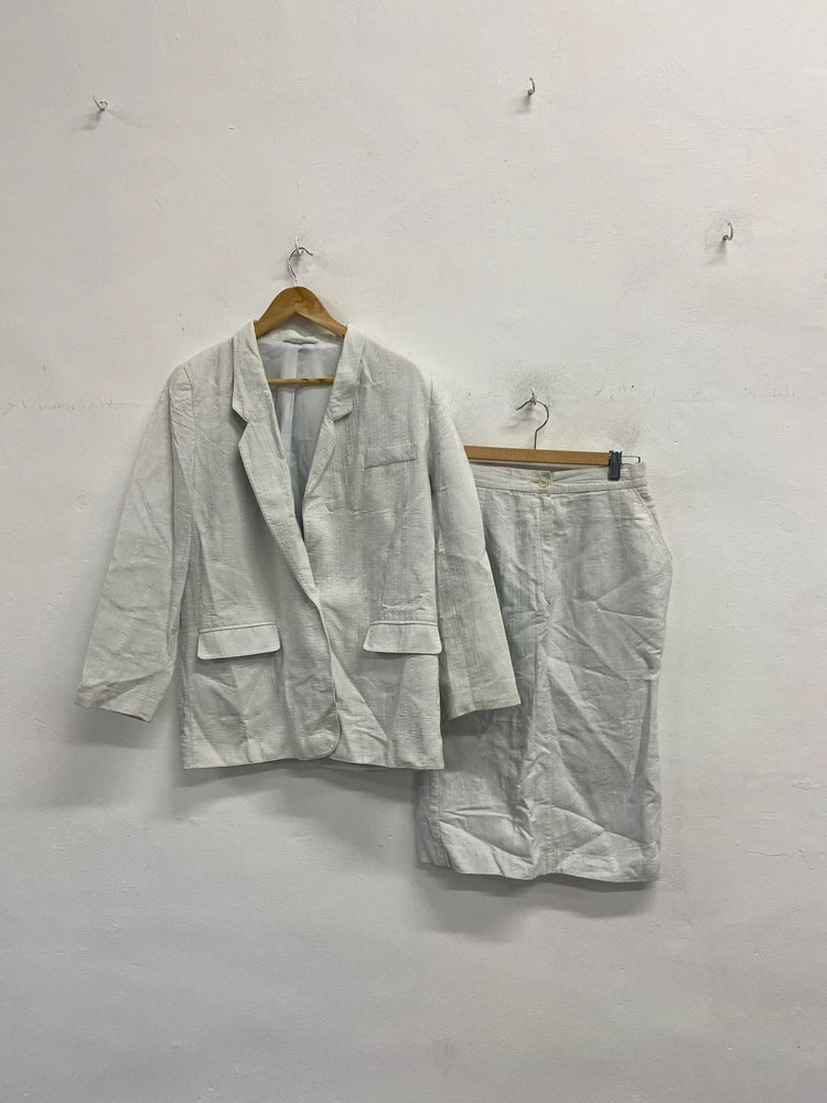 Fabulous Vintage 1980’s St Michael’s M&S embroidered suit Uk10/12 EC003