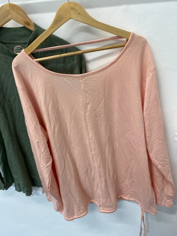 Fabulous Bundle of women’s classic T shirts Uk20 #209 LK006