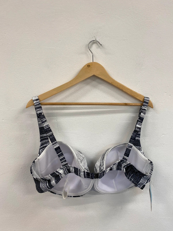 Fabulous Sunseeker Monochromatic Stylish Bikini Top UK22 D NR001