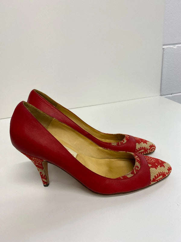 Fabulous English made leather court shoes Red Uk5 NR001