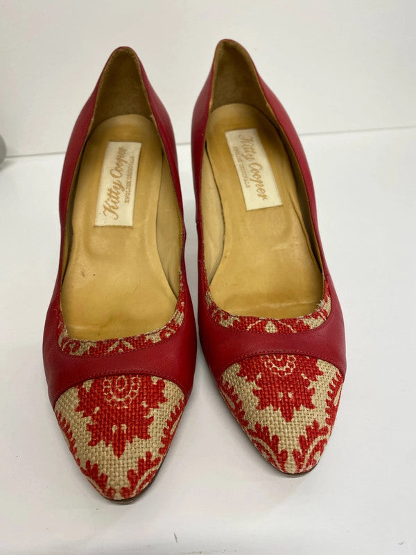 Fabulous English made leather court shoes Red Uk5 NR001