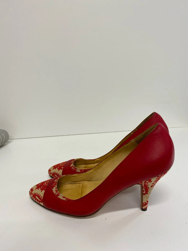 Fabulous English made leather court shoes Red Uk5 NR001