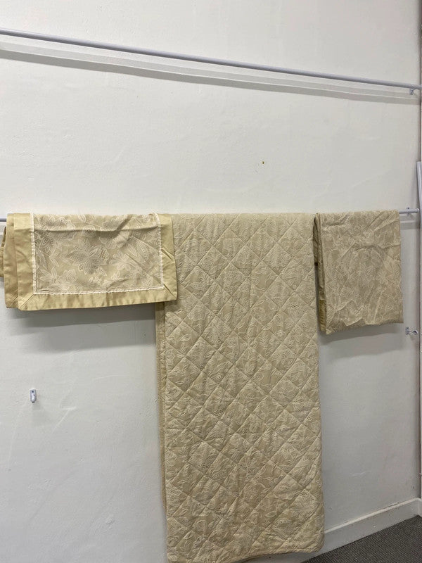 Fabulous M&S eiderdown and top cushions cream & Lace 8ft x 8ft5 LK006