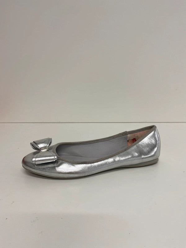 Fabulous Ted Baker Silver Bow Accent Coquette Ballet Flats UK6 MW001