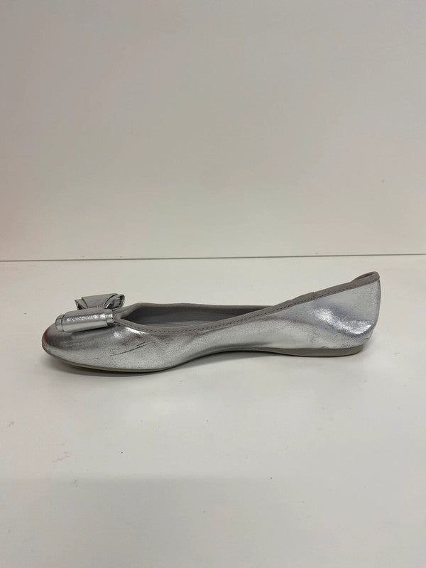 Fabulous Ted Baker Silver Bow Accent Coquette Ballet Flats UK6 MW001