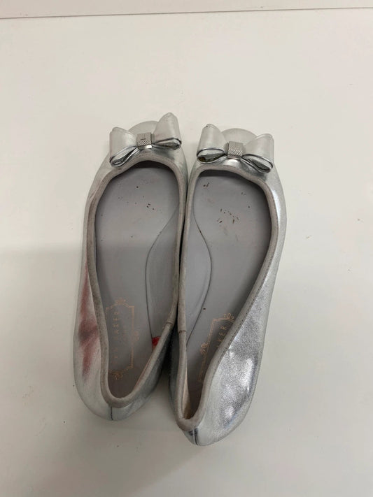 Fabulous Ted Baker Silver Bow Accent Coquette Ballet Flats UK6 MW001