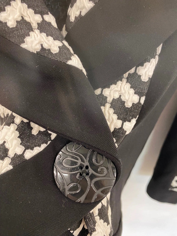 Fabulous Joseph Ribkoff Black & Ivory Textured Blazer UK10 KM004