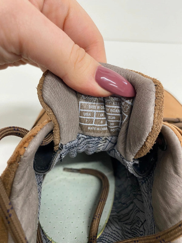 Fabulous Brasher Walking Shoes UK6 DB457