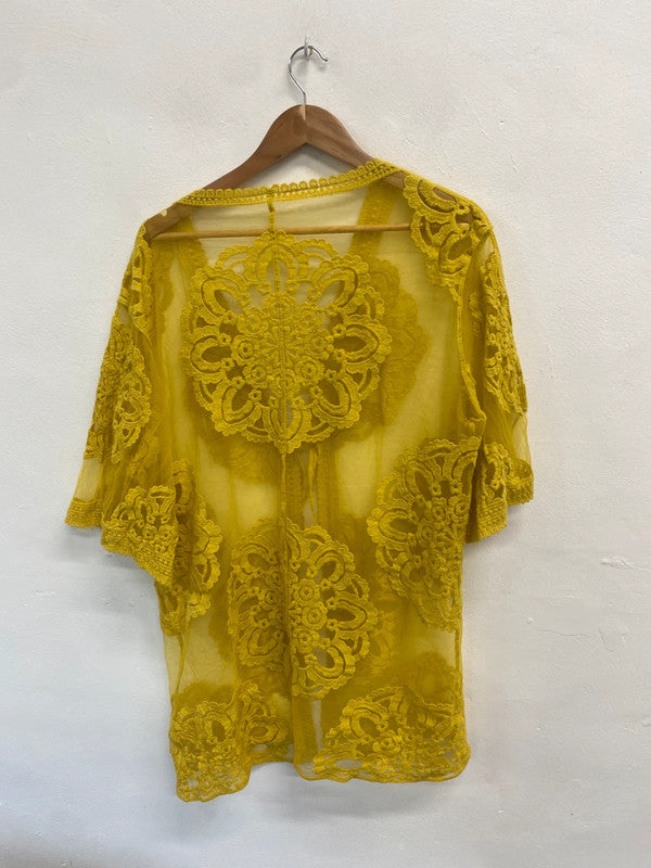 Fabulous unbranded yellow broderie sheer kimono tie front one size GM143