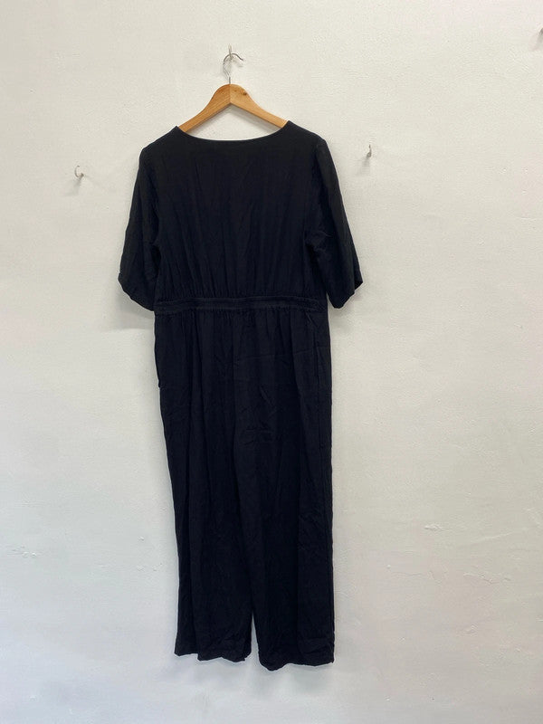 Gorgeous unfolded black button casual jumpsuit UK 14 SM467