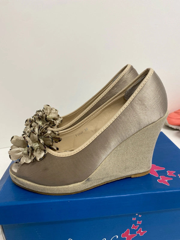 Zanni & Co champagne wedge occasion or events shoe Uk5 Eur 38 GK002