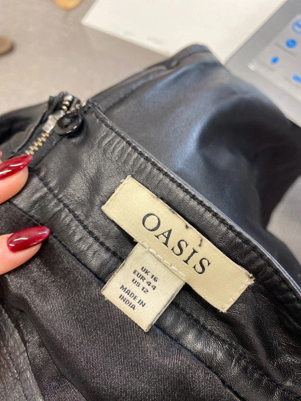 Lovely oasis faux leather mini skirt UK 16 LB005