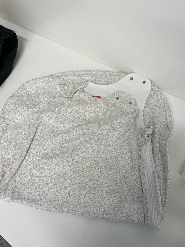 Fabulous Baby bundle sleep Gro bags muslins etc #30 AL002