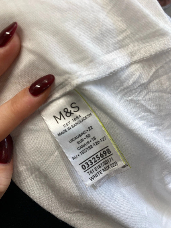 Lovely m&s Summer printed tshirt UK 22 LK006