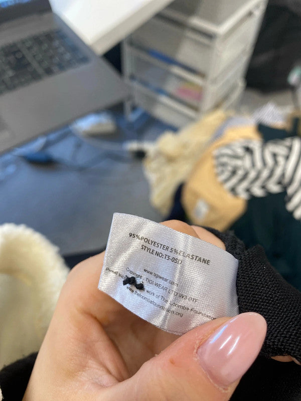 Lovely tigi black cardigan cosy UK 10-12 GJ001