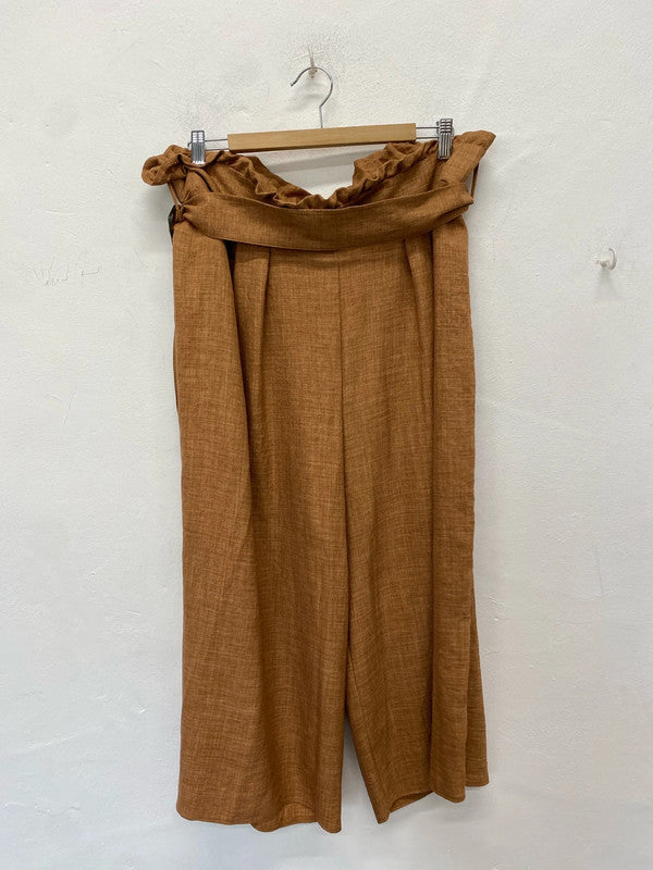 Lovely George brown cropped belted trousers UK 20 NC001