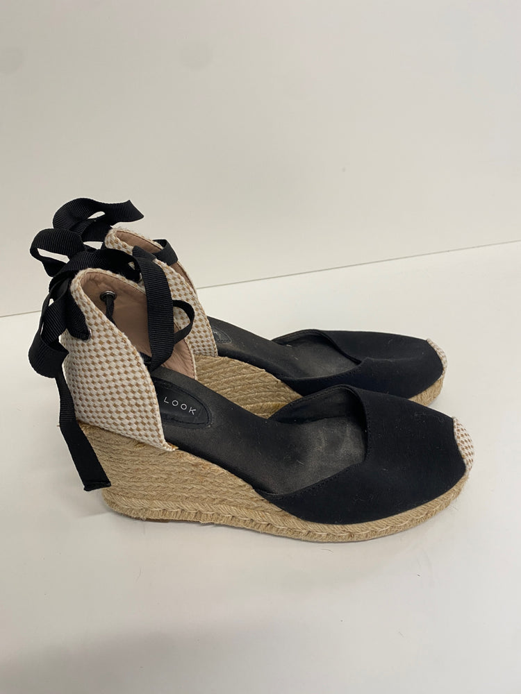 Fabulous New Look Espadrille shoes 6 Black and beige RG020