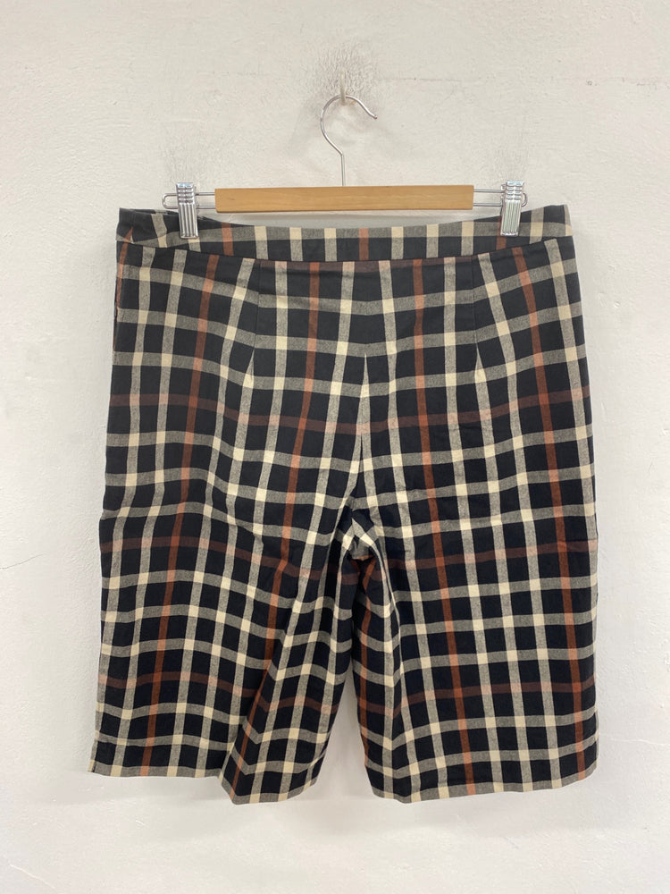 Stunning Daks London Shorts UK 18 Black & Beige Check KM001