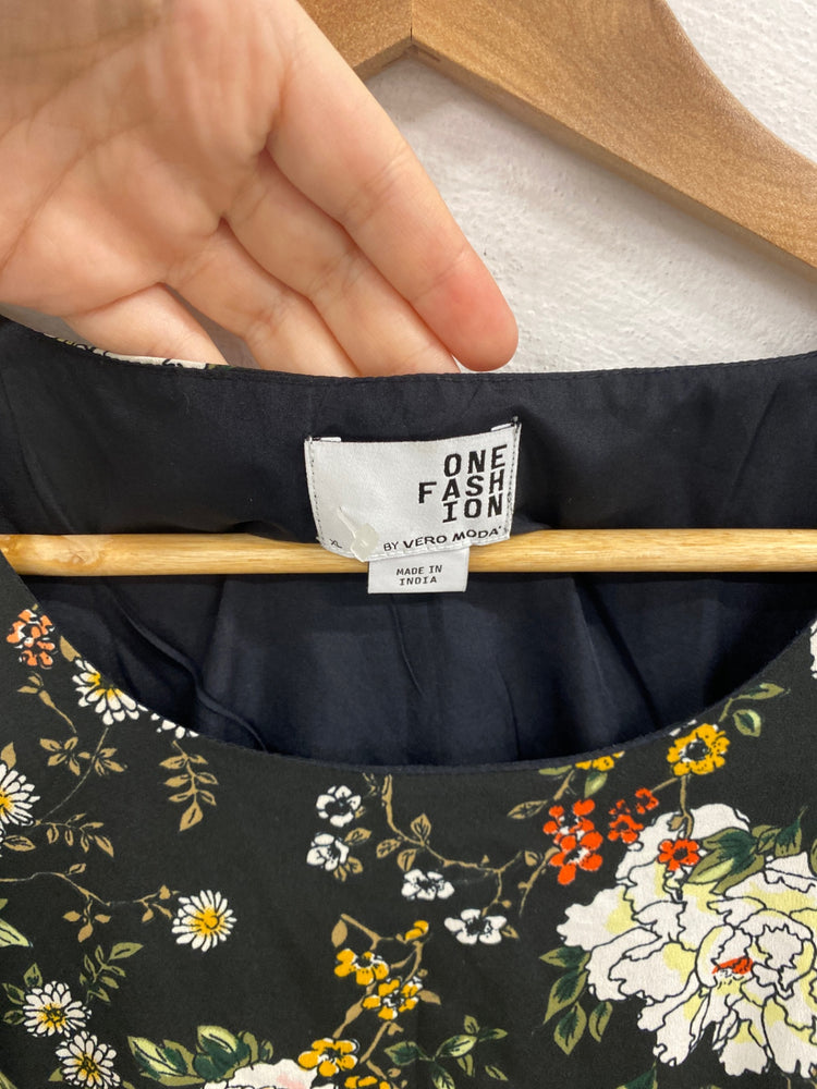 Stunning Vero Moda Mini Dress XL Black Multicolour Floral Pattern KM001