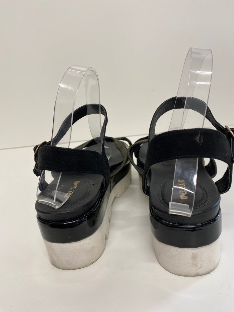 Gorgeous River island Sandals Uk7.5 Black khaki gold flat form DF001