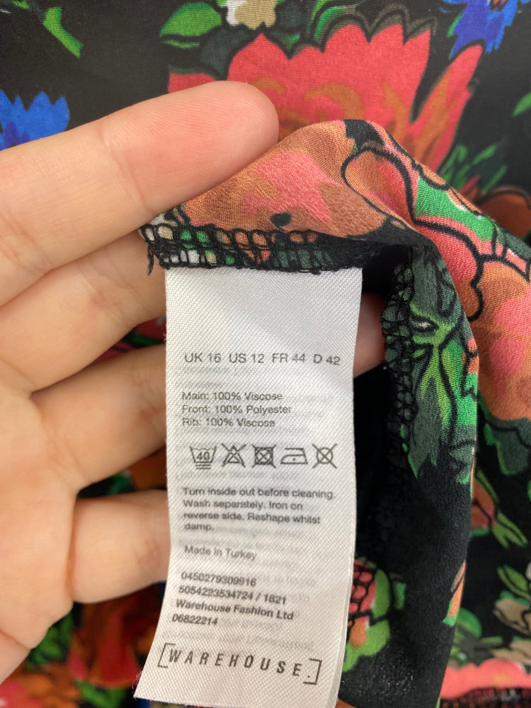 Stunning Warehouse Top UK 16 Black & Red Floral Print KM001