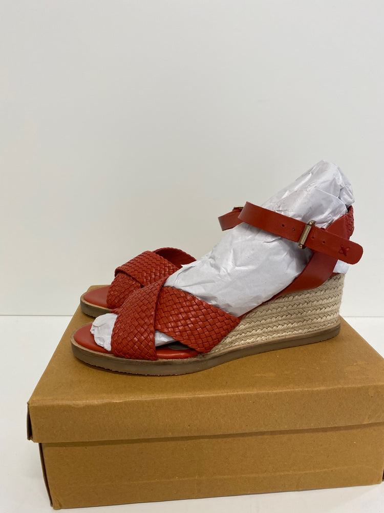 Gorgeous White stuff Sandals Uk7 Burnt Orange Wedge heels CD001