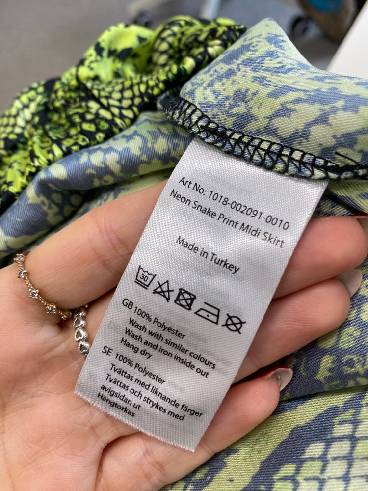 Stunning Na-kd Skirt Uk L Neon green and black snake print KM001