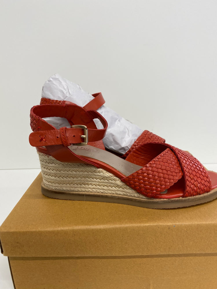 Gorgeous White stuff Sandals Uk7 Burnt Orange Wedge heels CD001