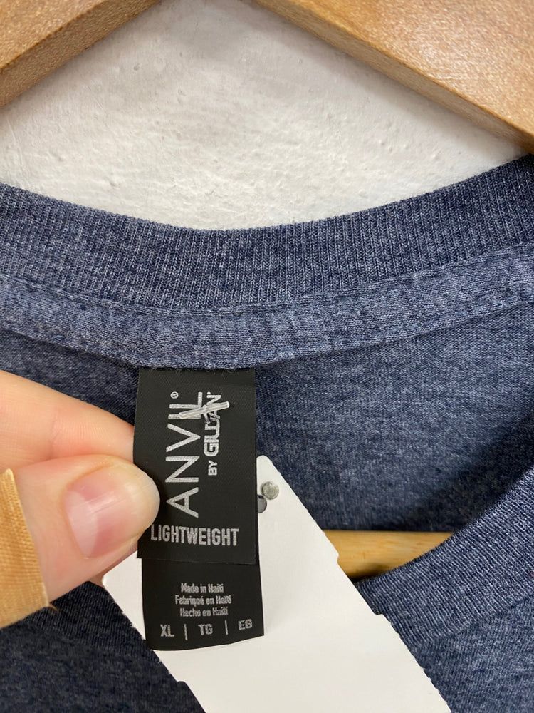 Stunning Anvil by Gildan T-Shirt XL Navy Grey Into The Wine KM001