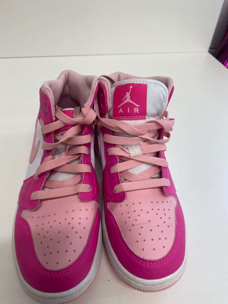 Classic Nike Air Jordan Sneakers Uk3.5 Pink fuschia RARE Bb001