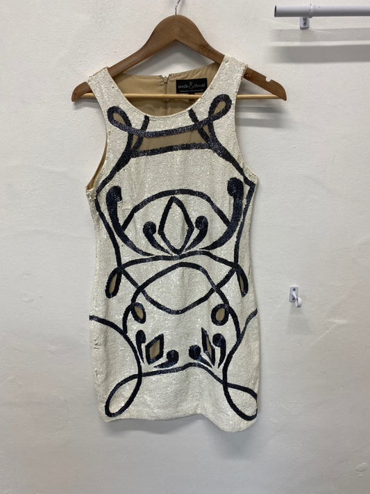 Stunning Needle & Thread Dress UK 10 Cream & Black Aztec pattern BB001