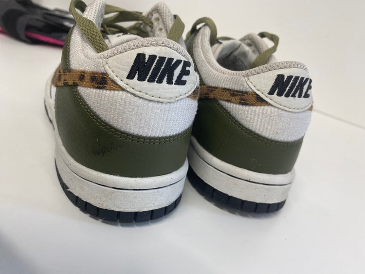 Classic Nike Dunk Low (GS) Leopard Sneakers Uk3 Leopard Print BB001