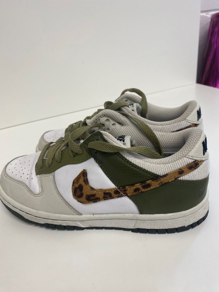 Classic Nike Dunk Low (GS) Leopard Sneakers Uk3 Leopard Print BB001