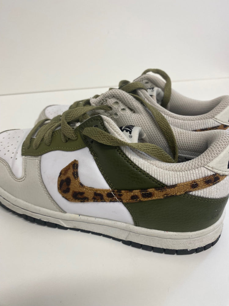 Classic Nike Dunk Low (GS) Leopard Sneakers Uk3 Leopard Print BB001