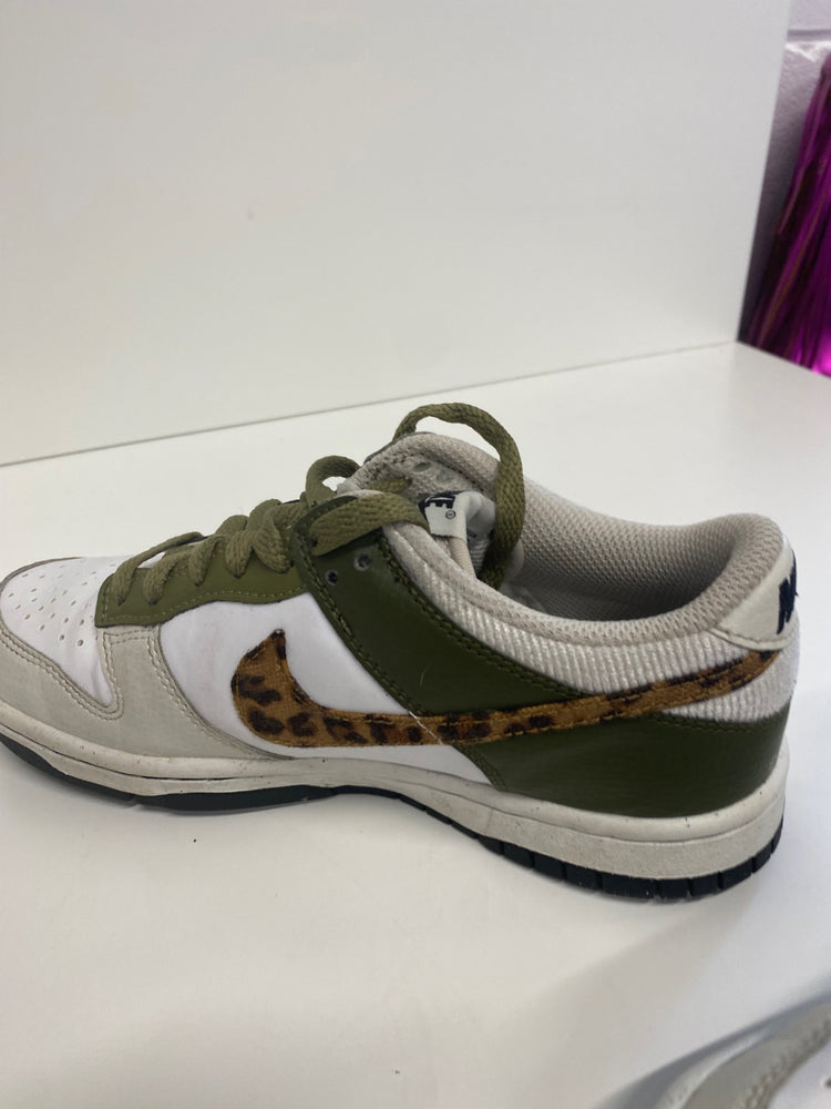 Classic Nike Dunk Low (GS) Leopard Sneakers Uk3 Leopard Print BB001