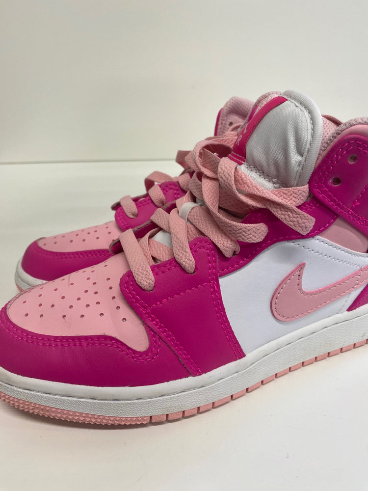 Classic Nike Air Jordan Sneakers Uk3.5 Pink fuschia RARE Bb001