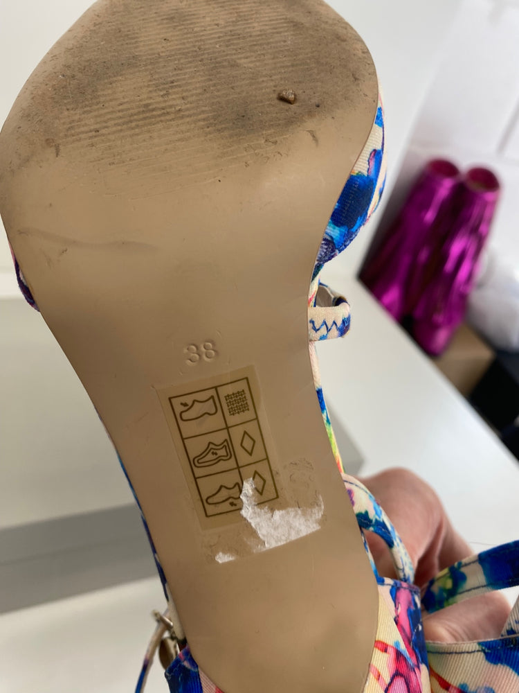 Classic Carvela by Kurt Geiger High-heeled shoes UK5 Multicolor watercolour wedding shoes EJP01