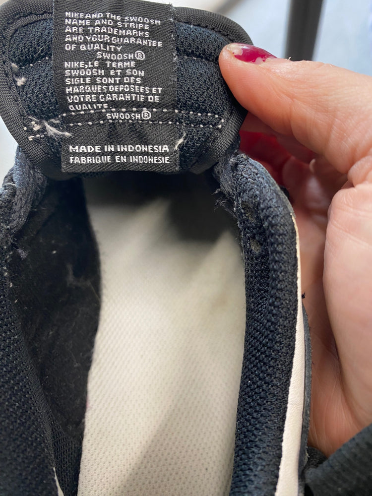 Classic Nike Black & White Low Pandas kids Sneakers UK2 Black & white BB001