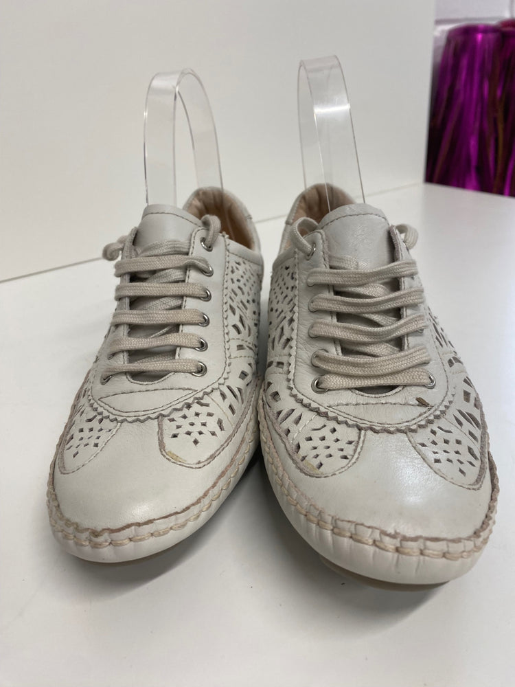 Classic Kolinos Sneakers UK2.5 Beige/Off-white BT001