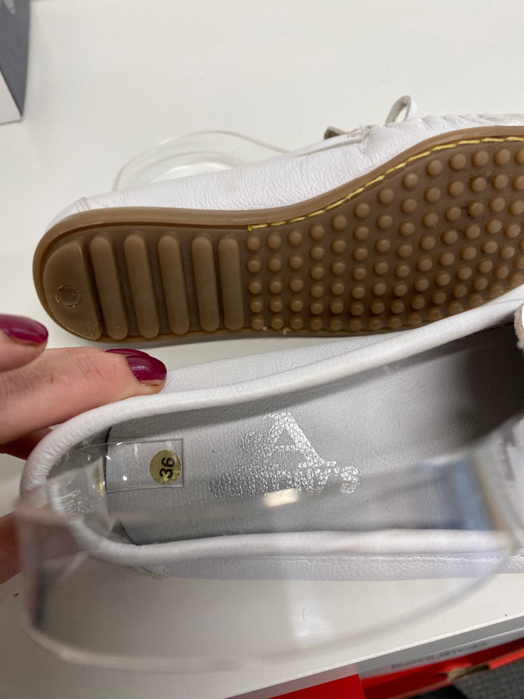 Classic Antony’s Loafers UK3.5 White leather classic boat shoes BT001